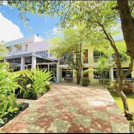 Royal Village Hotel ドドマ エクステリア 写真